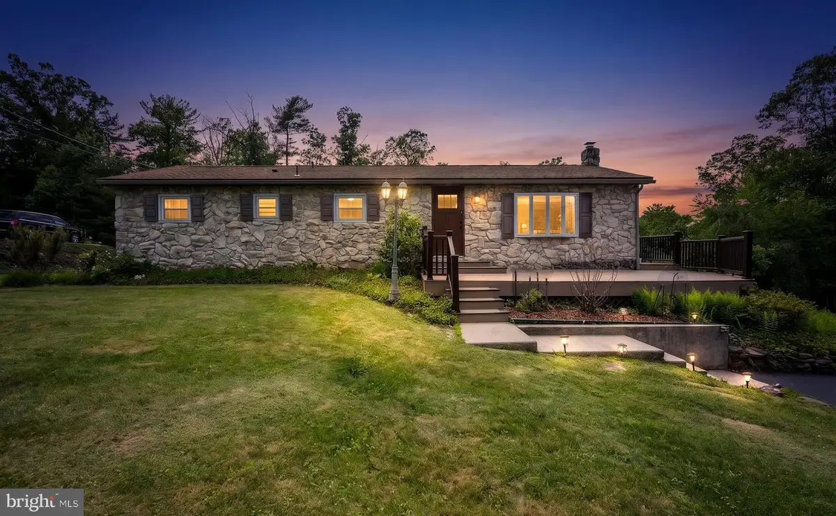 417 Mohave Dr, Auburn, PA 17922 - #1