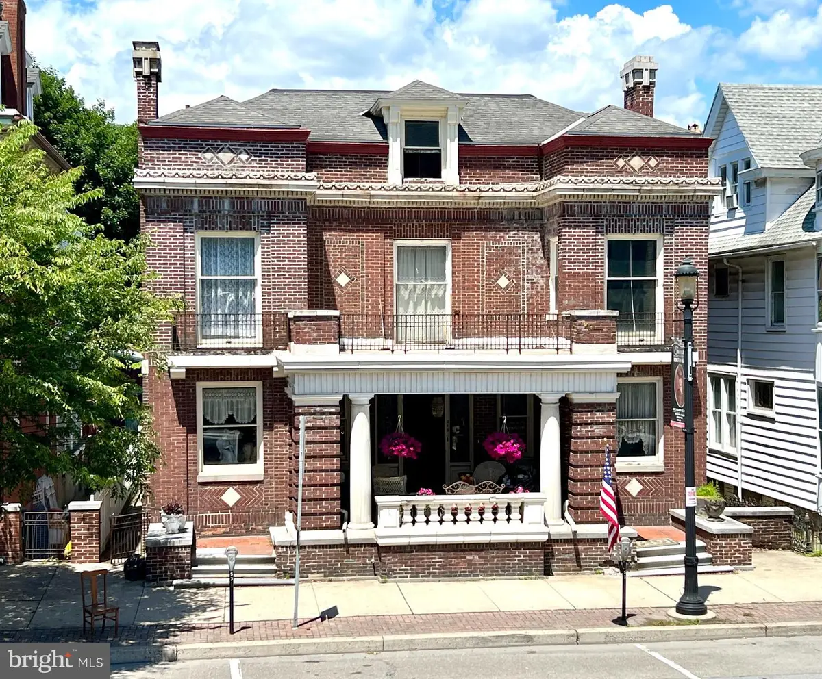 243 W Broad St, Tamaqua, PA 18252 - #1