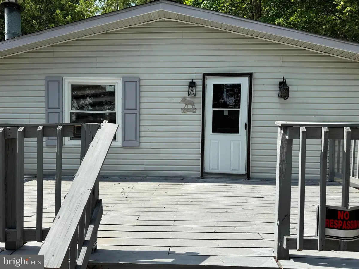 15 School St, Barnesville, PA 18214 - #1