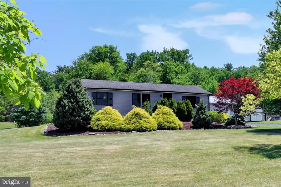 284 Blue Mountain Dr, New Ringgold, PA 17960 - #2
