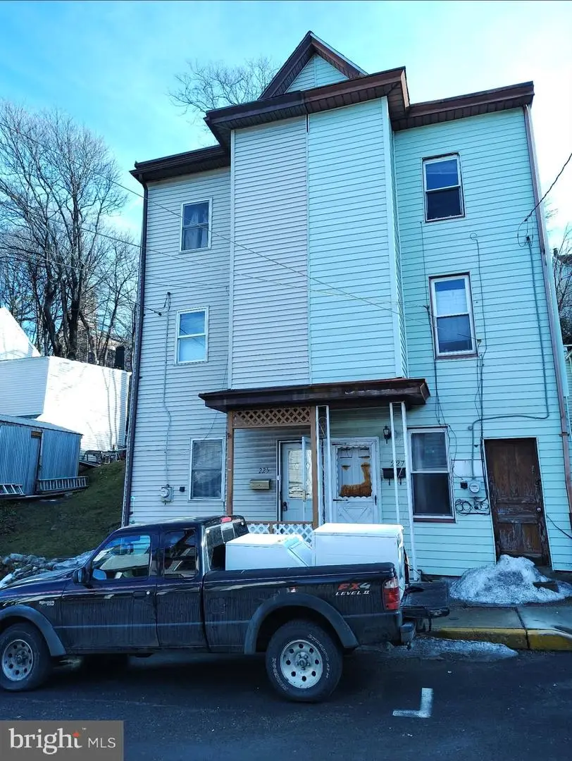 225 Laurel St, Minersville, PA 17954 - #1