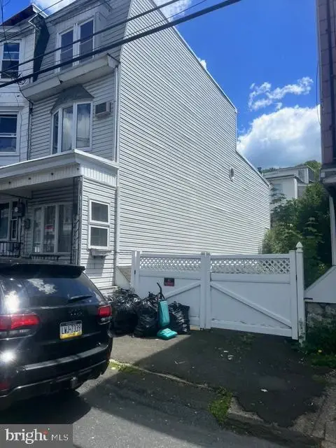 324 E Pine St, Mahanoy City, PA 17948 - #2