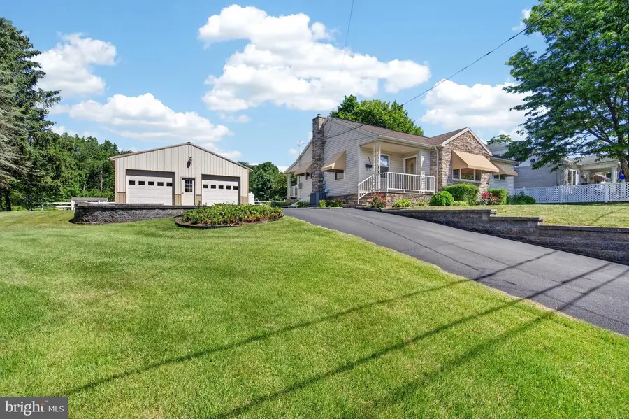 902 5th St, Port Carbon, PA 17965 - #2