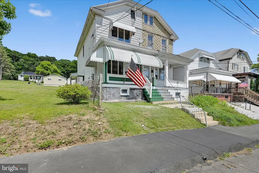 41 S Spencer St, Frackville, PA 17931 - #3
