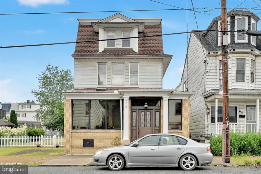 38 Valley St, New Philadelphia, PA 17959 - #3