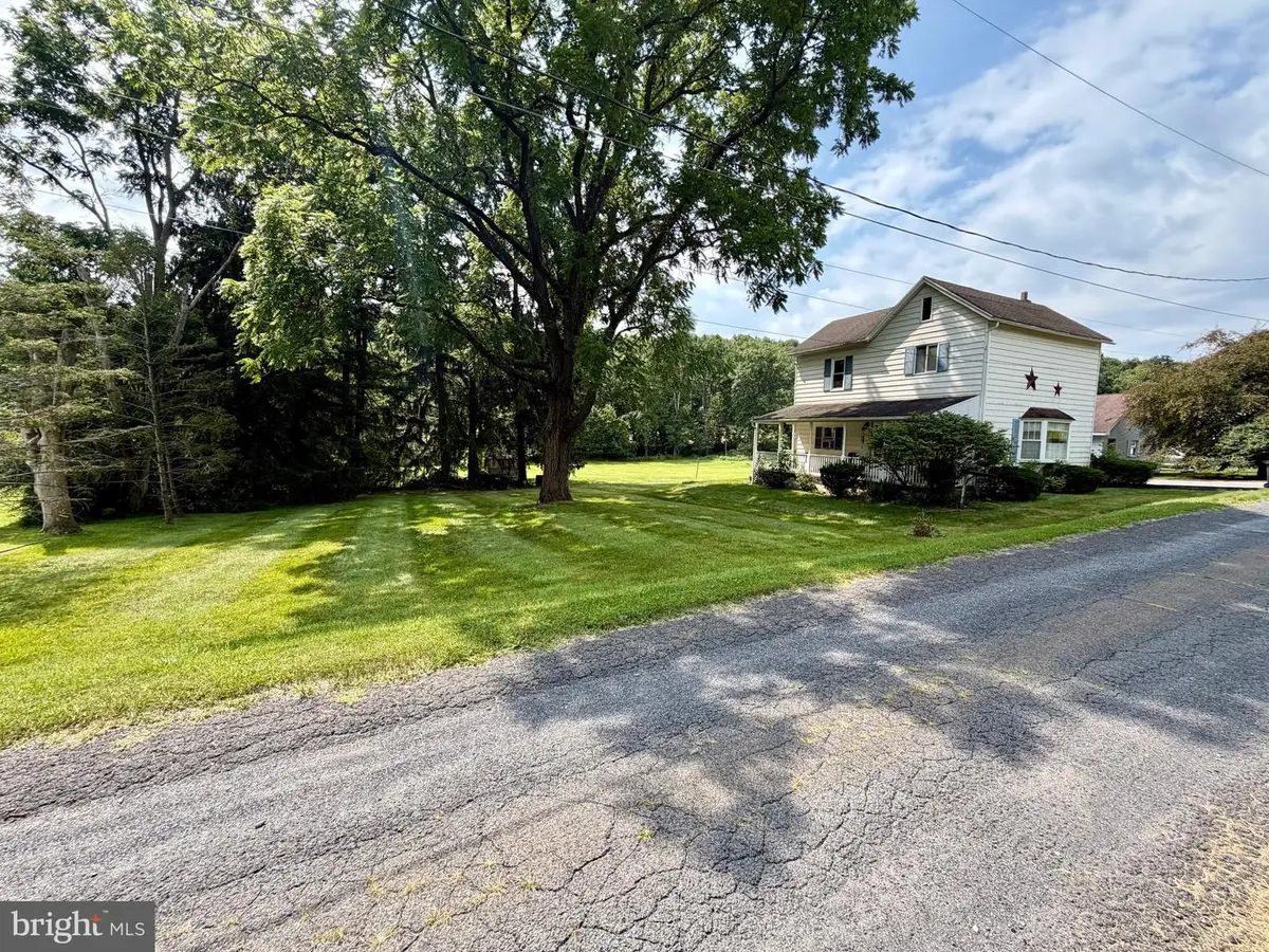 307 W Tanner St, Ringtown, PA 17967 - #1
