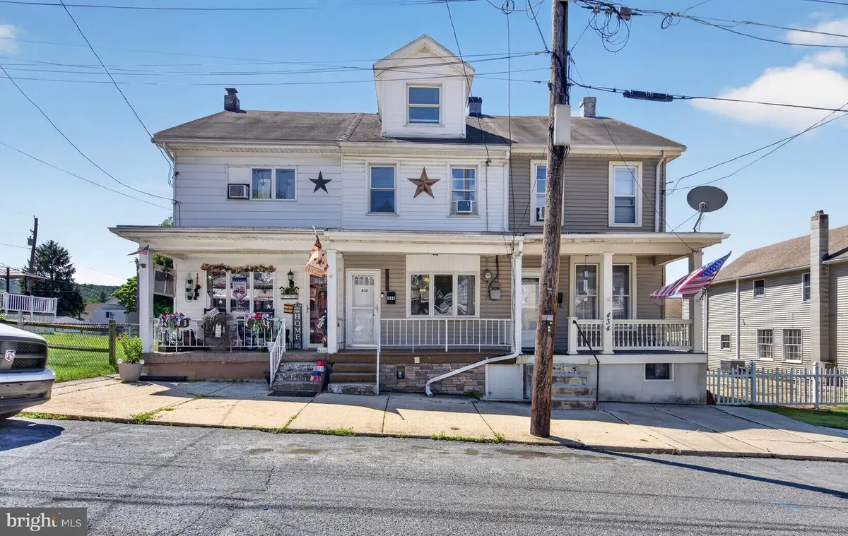 436 E Elm St, Tamaqua, PA 18252 - #1