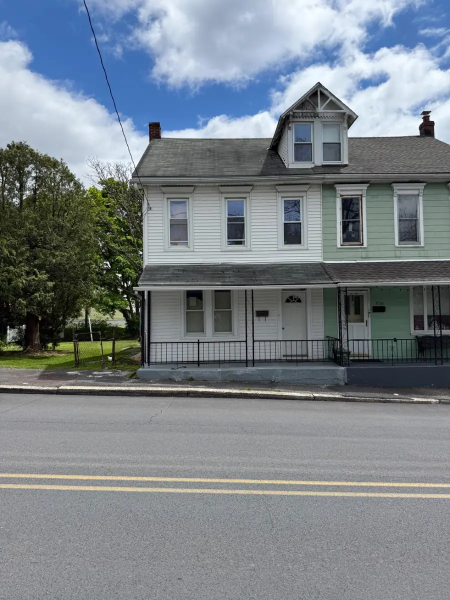328 E Oak St, Frackville, PA 17931 - #2