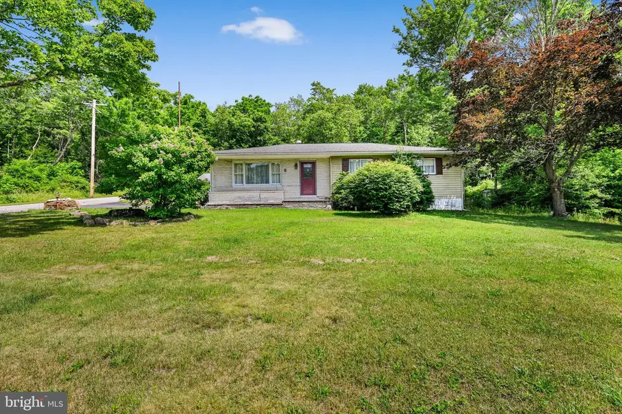 5 Walnut St, Tremont, PA 17981 - #2