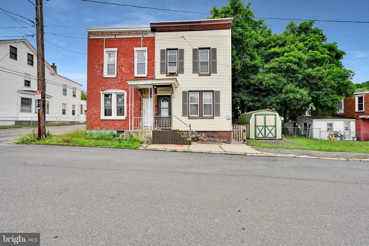 321 N 9th St, Pottsville, PA 17901 - #1