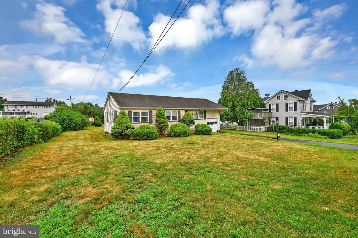 206 Tyson St, New Ringgold, PA 17960 - #1