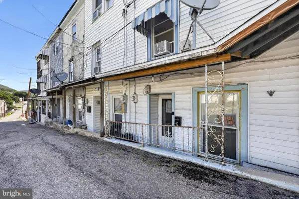 6 Cherry St, TAMAQUA, PA 18252