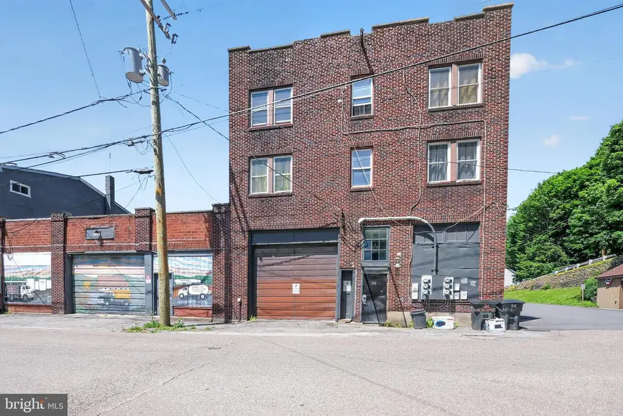 34 N Nescopec St, Tamaqua, PA 18252 - #2