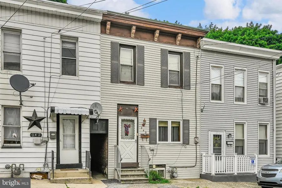 240 N 12th St, Pottsville, PA 17901 - #2