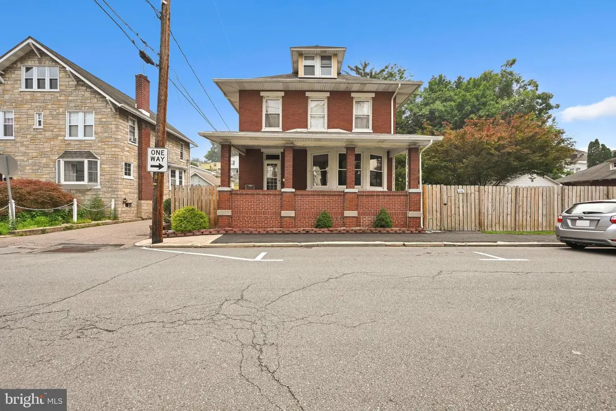 24 Paxson Ave, Schuylkill Haven, PA 17972 - #1