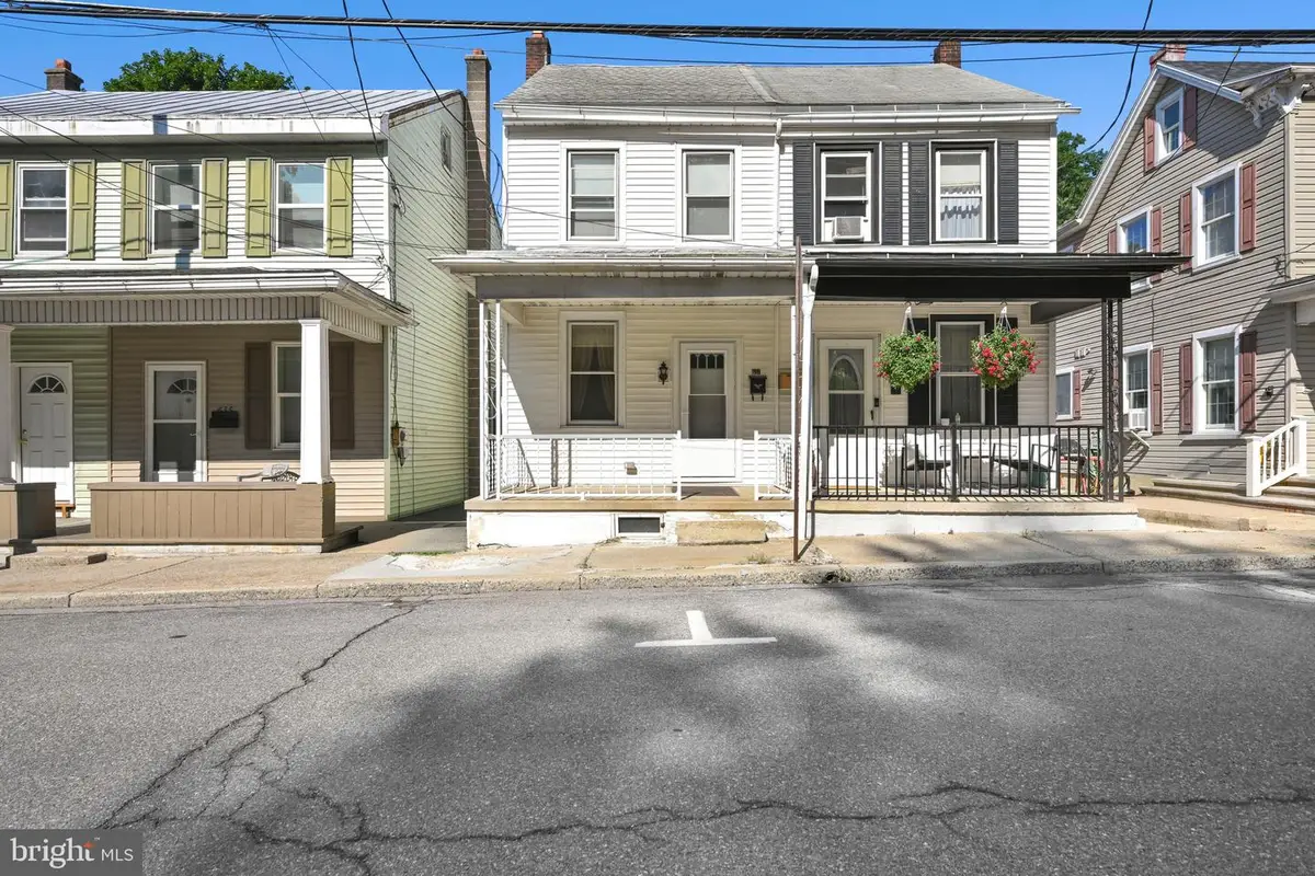 637 N Garfield Ave, Schuylkill Haven, PA 17972 - #1
