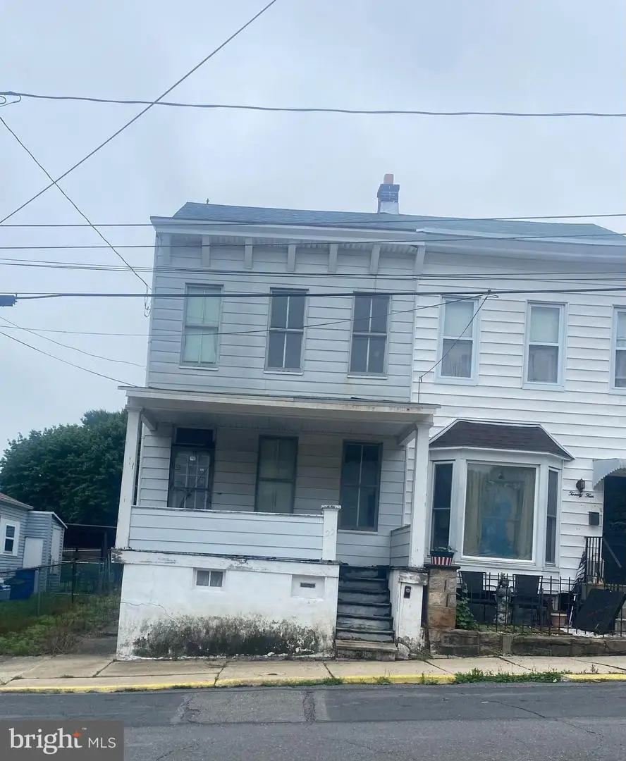 22 Park St, Pottsville, PA 17901 - #3