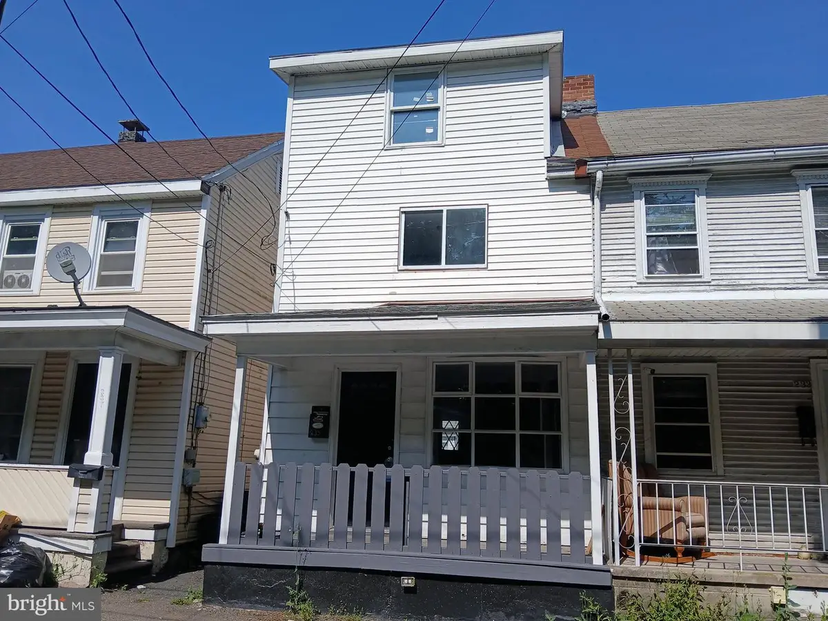 235 N Front St, Saint Clair, PA 17970 - #1