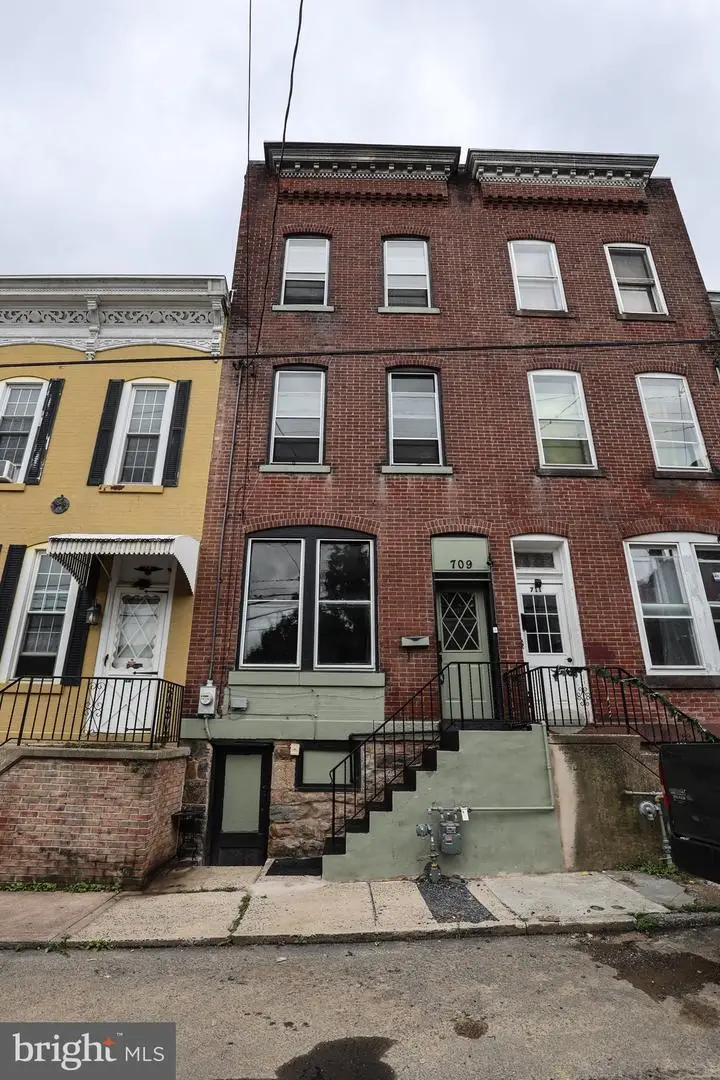 709 W Norwegian St, Pottsville, PA 17901 - #3