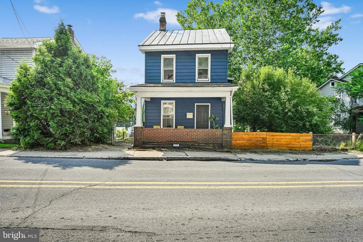 147 Pottsville St, Cressona, PA 17929 - #1