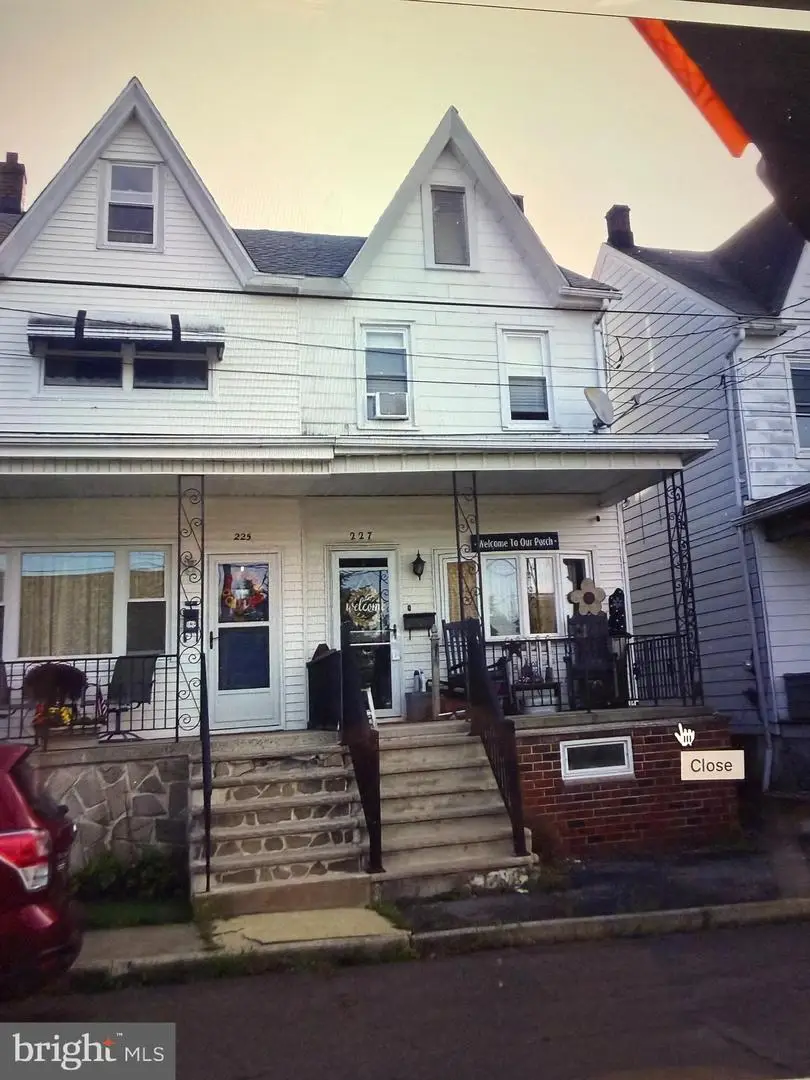 227 S Spencer St, Frackville, PA 17931 - #1