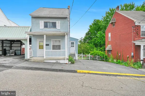 135-137 Broad St, SAINT CLAIR, PA 17970
