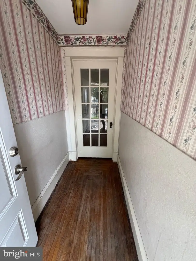 224 N 20th St, Pottsville, PA 17901 - #2