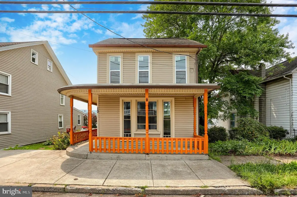 10 E Grand Ave, Tower City, PA 17980 - #1