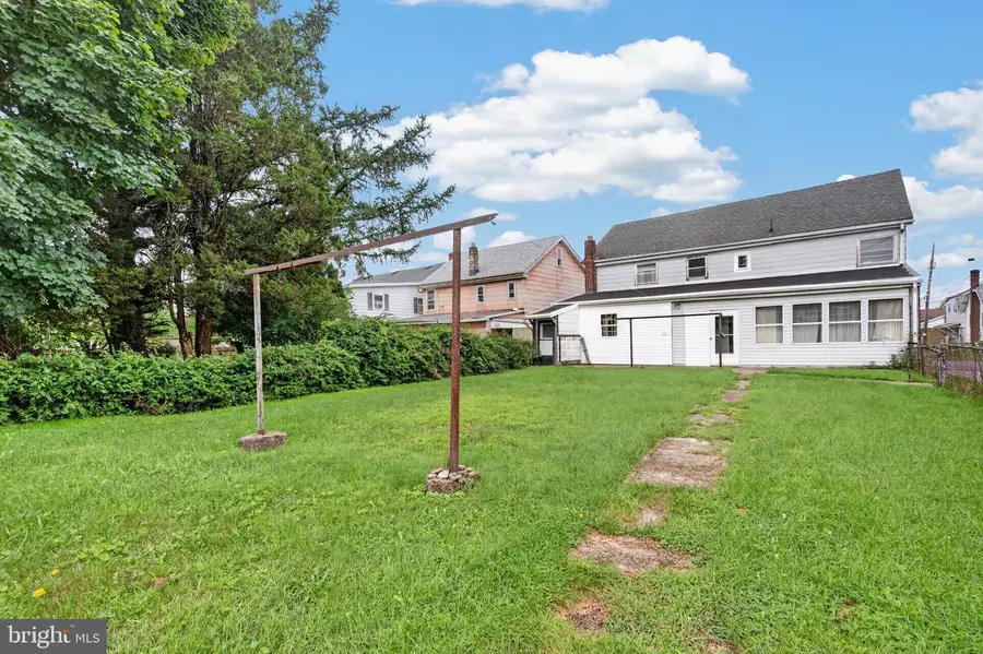 17 S Logan St, McAdoo, PA 18237 - #2