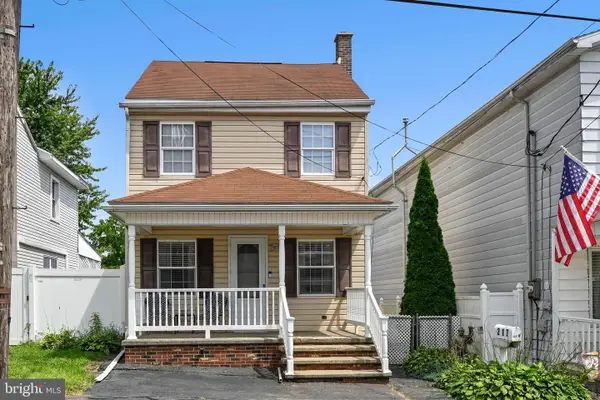 217 N Center St, FRACKVILLE, PA 17931