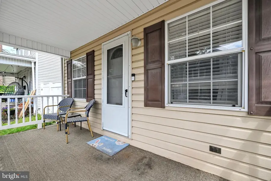 217 N Center St, Frackville, PA 17931 - #3