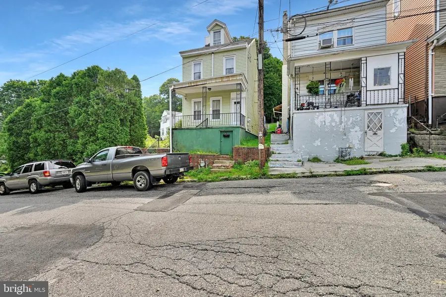 415 Boone St, Pottsville, PA 17901 - #2