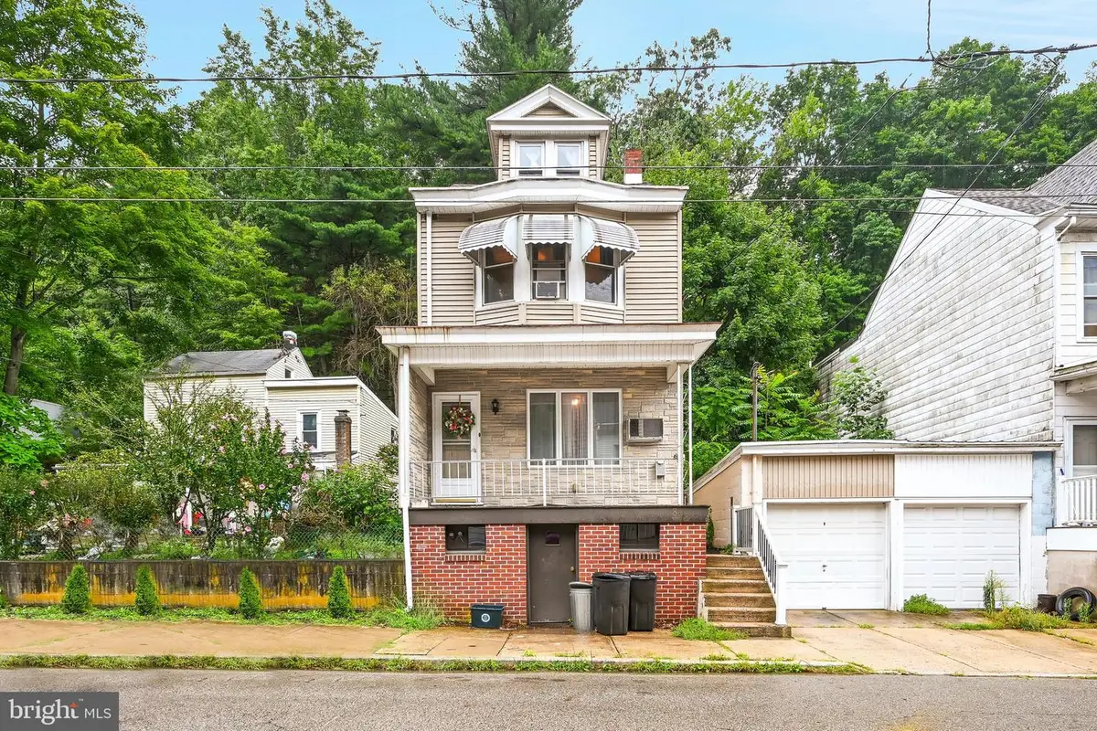 842 Water St, Pottsville, PA 17901 - #1