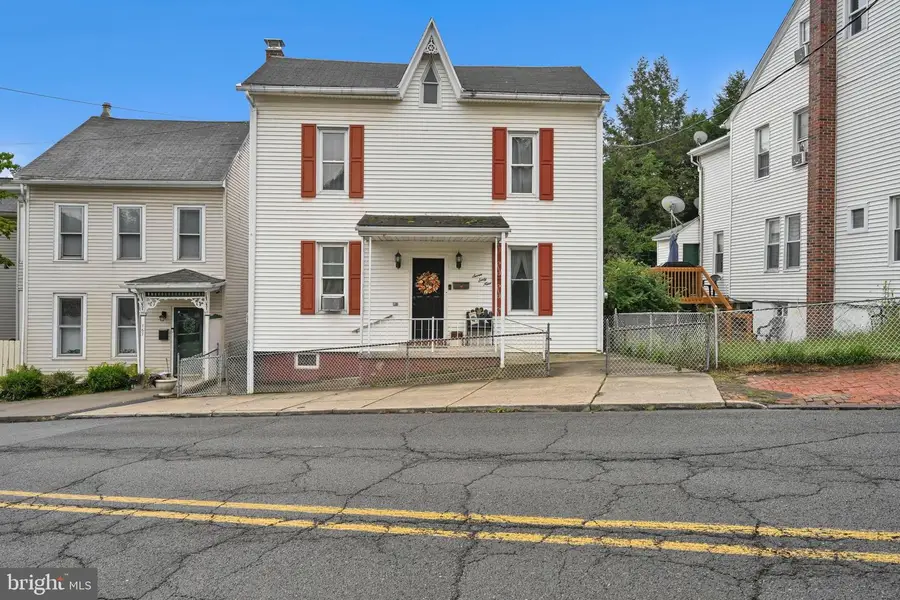 769 N Centre St, Pottsville, PA 17901 - #3