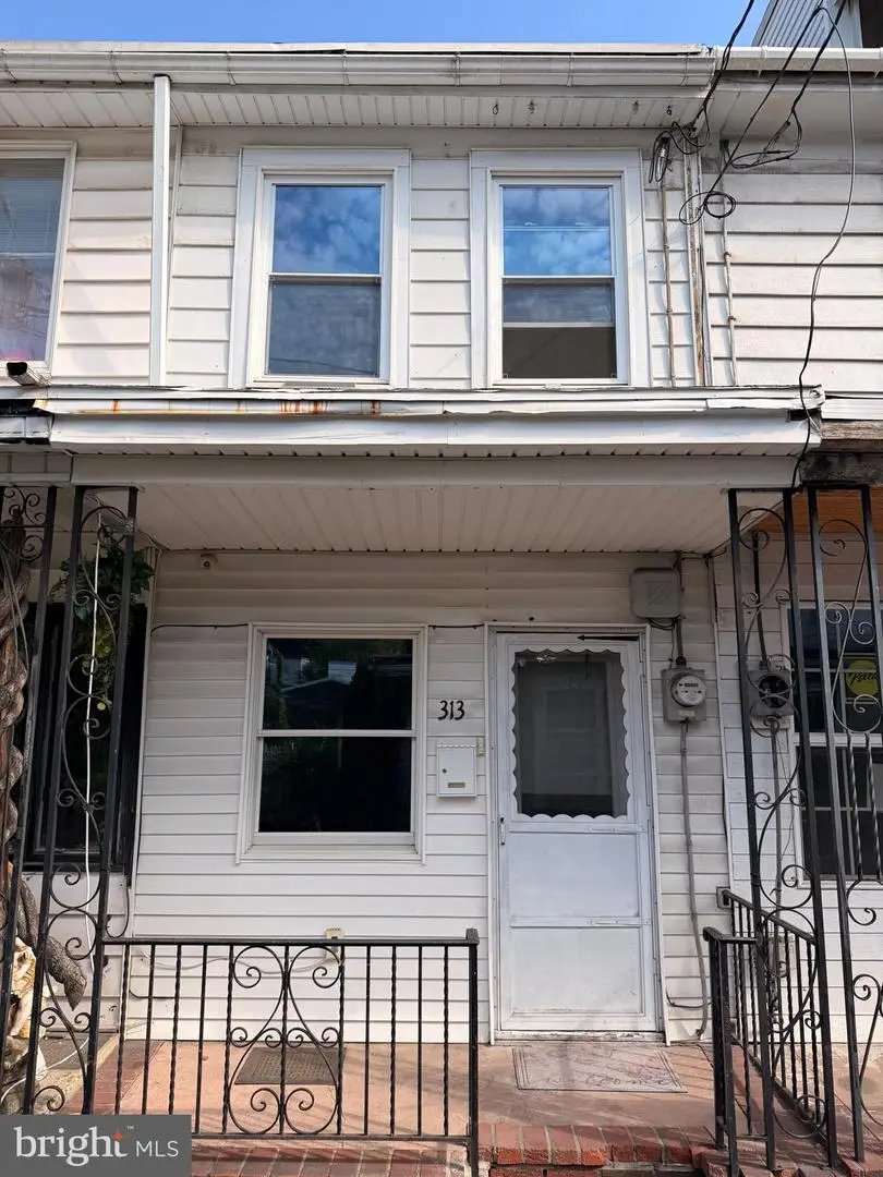 313 W South St, Mahanoy City, PA 17948 - #1