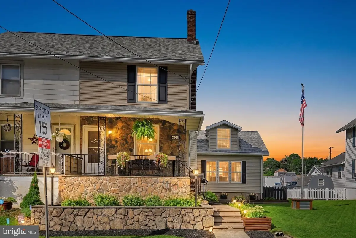 22 Spruce St, Pine Grove, PA 17963 - #1