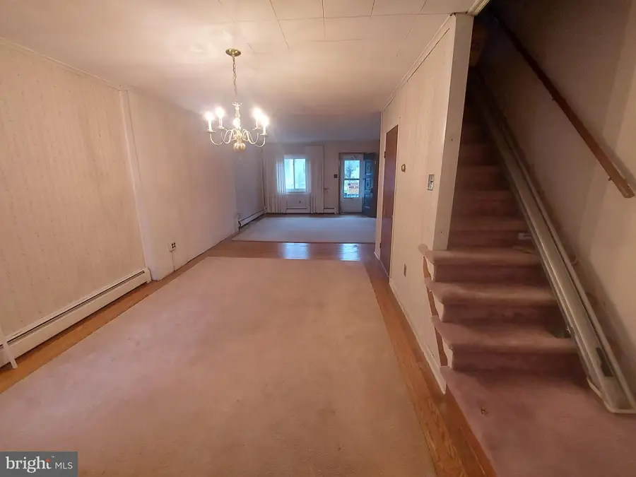 25 N Center St, Frackville, PA 17931 - #3