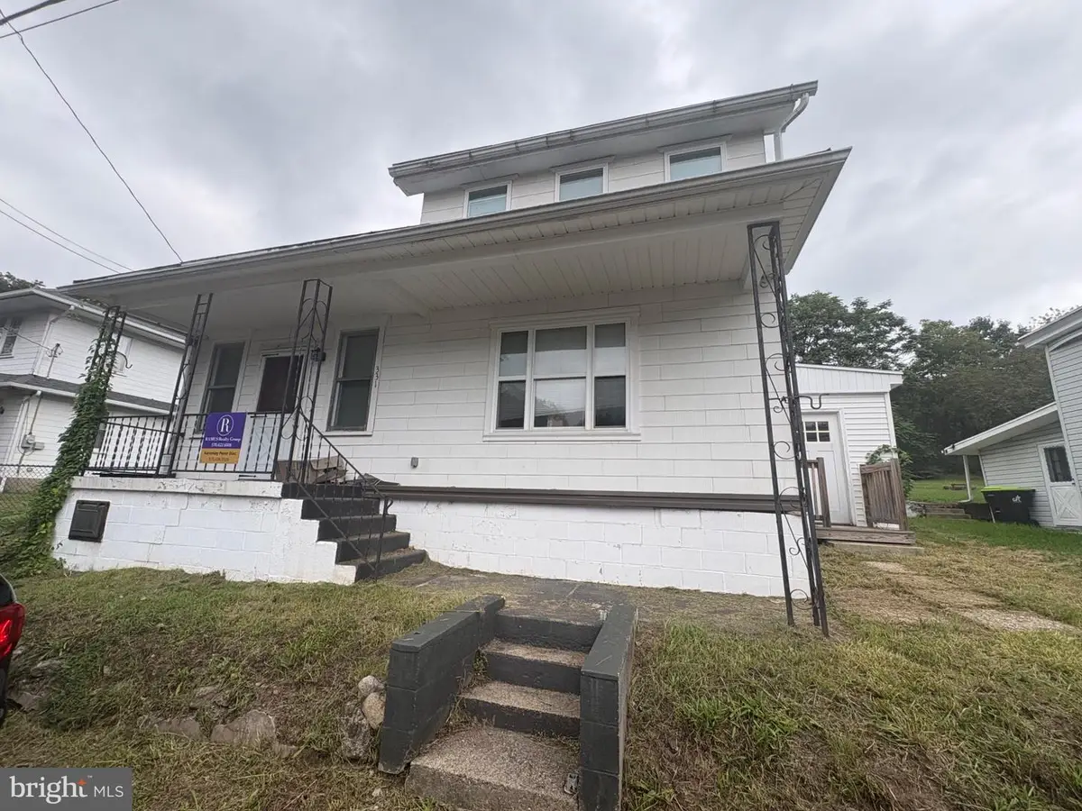331 Main St, Lavelle, PA 17943 - #1