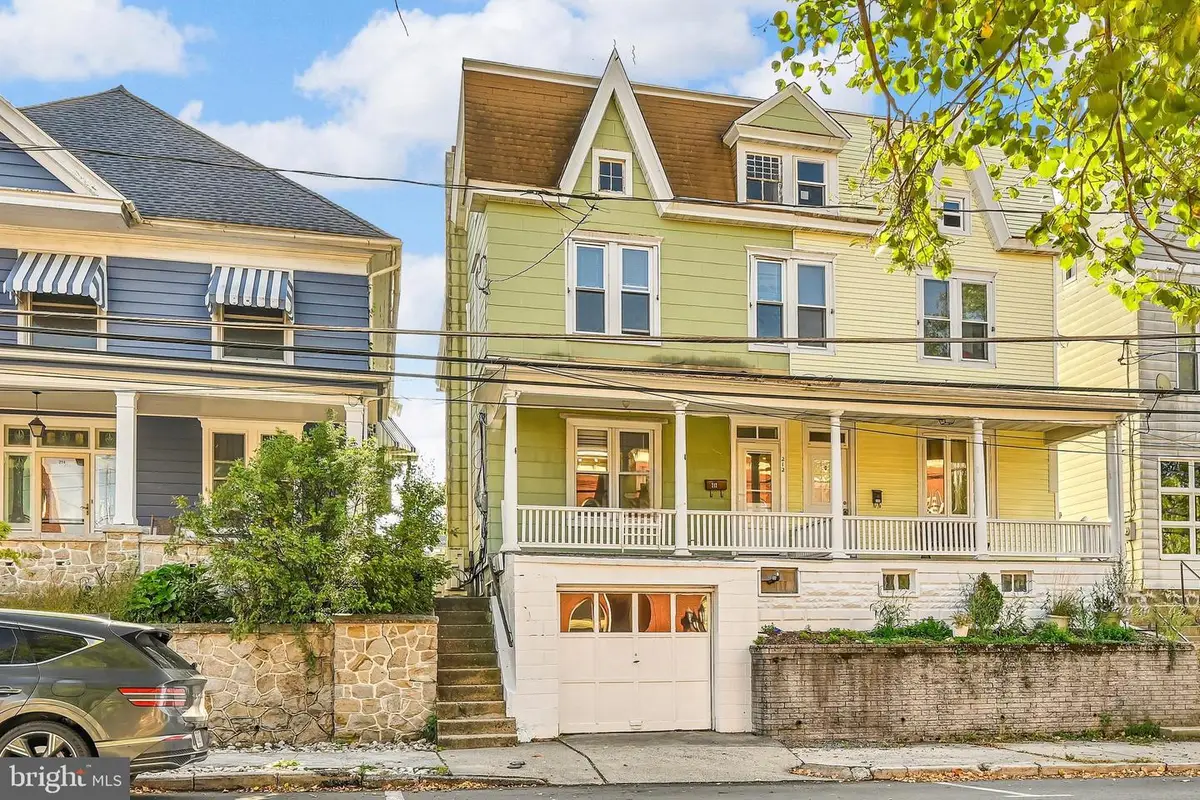 212 N Warren St, Orwigsburg, PA 17961 - #1
