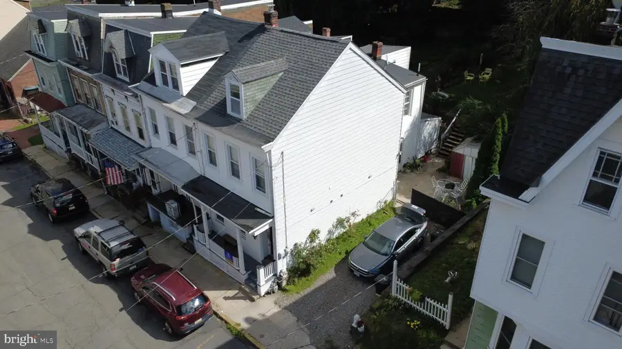 1229 W Norwegian St, Pottsville, PA 17901 - #2