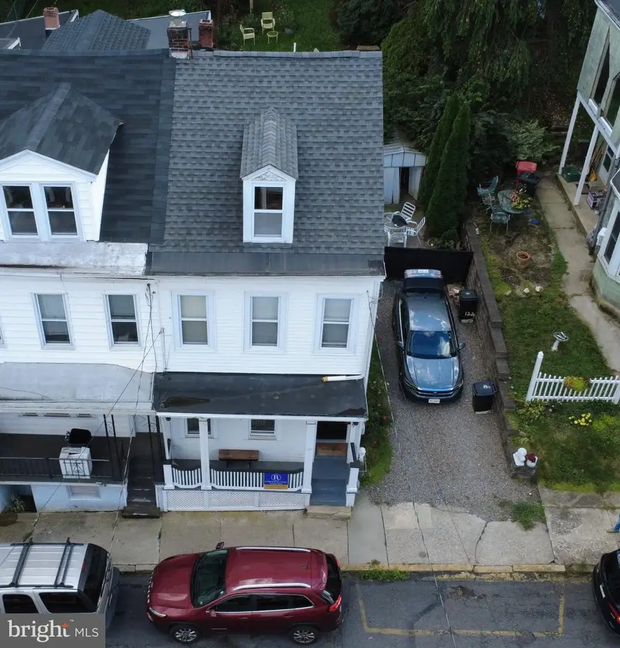 1229 W Norwegian St, Pottsville, PA 17901 - #3