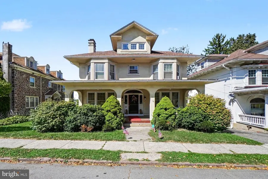 1812 Mahantongo St, Pottsville, PA 17901 - #2