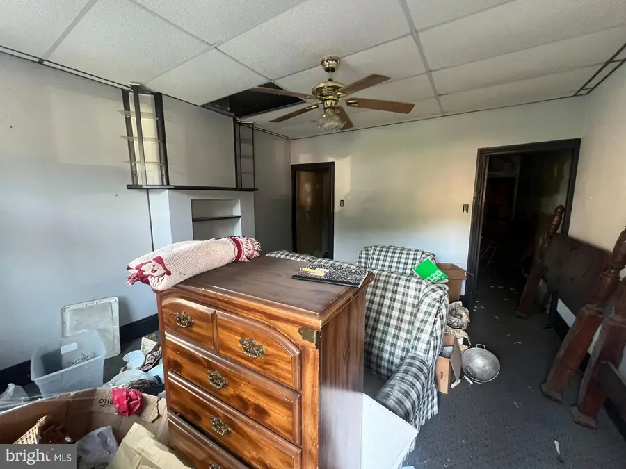220 N 12th St, Pottsville, PA 17901 - #3