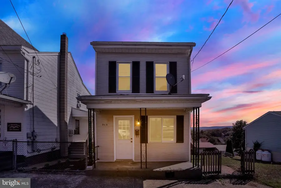 315 Broad St, Saint Clair, PA 17970 - #2