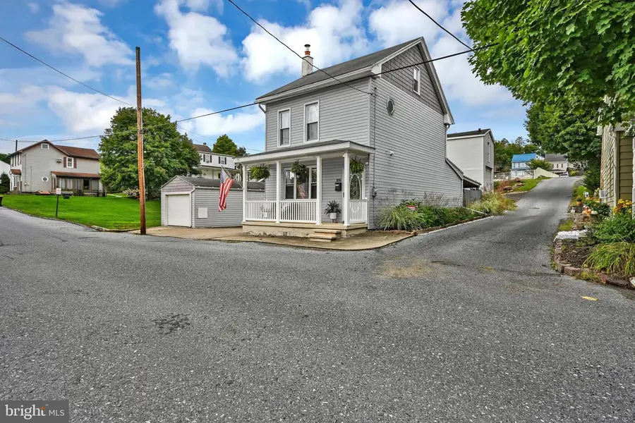 215 Willing St, Pottsville, PA 17901 - #3