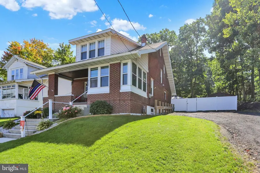 2305 W Market St, Pottsville, PA 17901 - #3