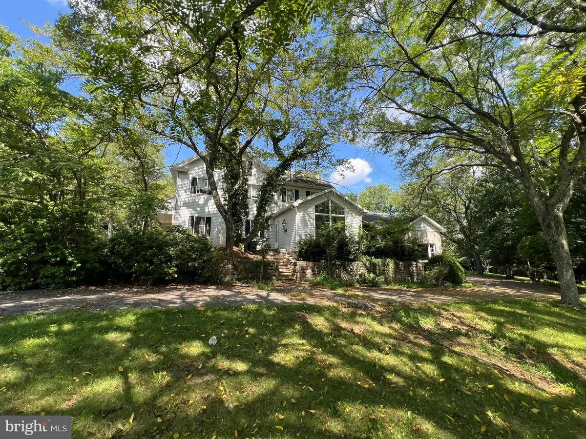 559 E Second Mountain Rd, Schuylkill Haven, PA 17972 - #1
