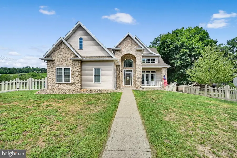 208 Jefferson St, Schuylkill Haven, PA 17972 - #3