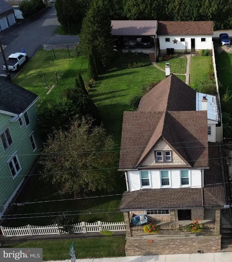 1009 E Grand Ave, Tower City, PA 17980 - #3