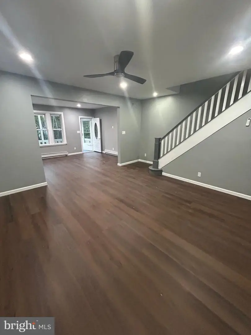 335 N Nichols St, Pottsville, PA 17901 - #3